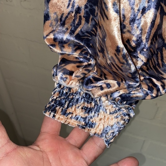 Free People shirt go get em velvet velour tan & blue xs smocked soft boho - Picture 5 of 8